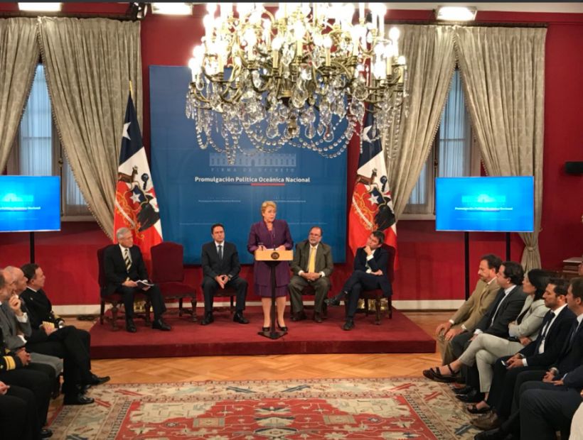Bachelet firmó el decreto que promulga la Política Oceánica Nacional