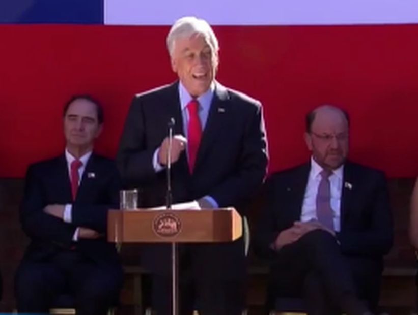 Piñera visita un centro del Sename en su primera actividad como Presidente