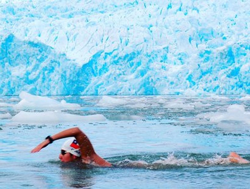 Chilena es la mejor nadadora en aguas gélidas del mundo