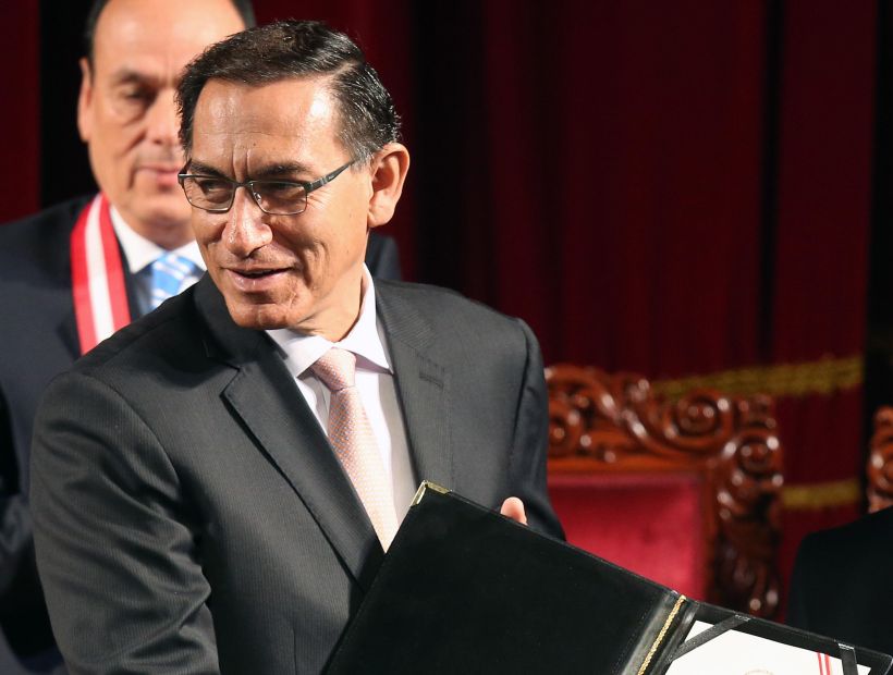 Crisis en Perú: Martín Vizcarra anunció que asumirá la presidencia