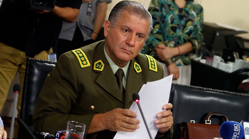 Bruno Villalobos pasó por alto la tradición y no asistirá a asunción oficial del nuevo general director de Carabineros Hermes Soto