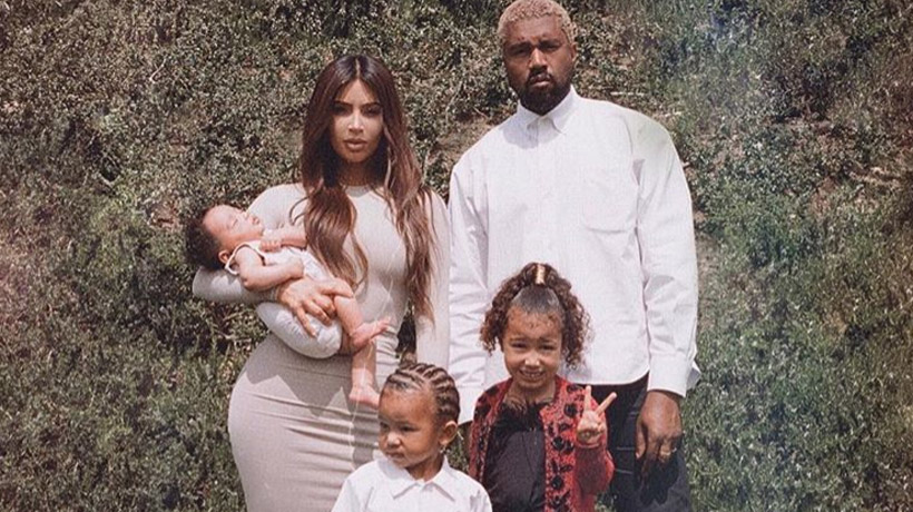 El primer retrato de Kim Kardashian con su esposo y sus tres hijos