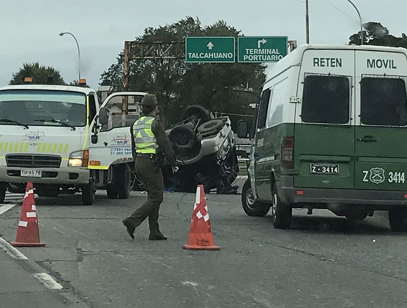 VIDEO Un lesionado dejó el volcamiento de un auto en Hualpén