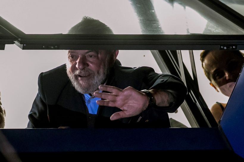 Según sondeo Lula aún domina el escenario electoral  en prisión