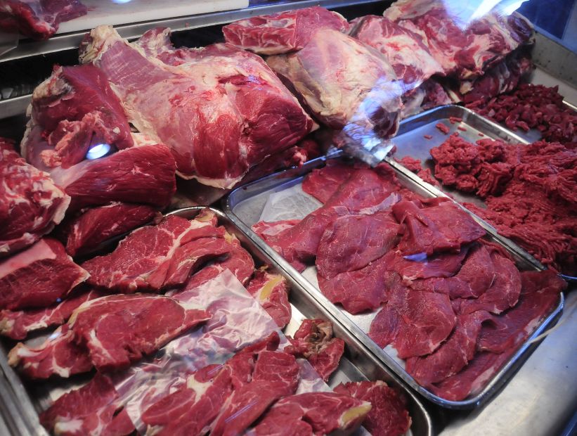 FNE pidió multar a empresas de carnes brasileñas que se fusionaron sin permiso en Chile