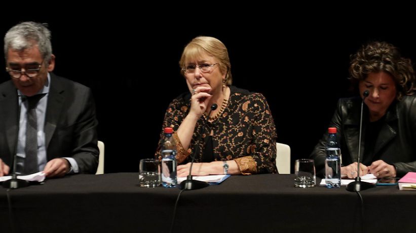 Bachelet acusó que el gobierno ha intentado vía reglamento 