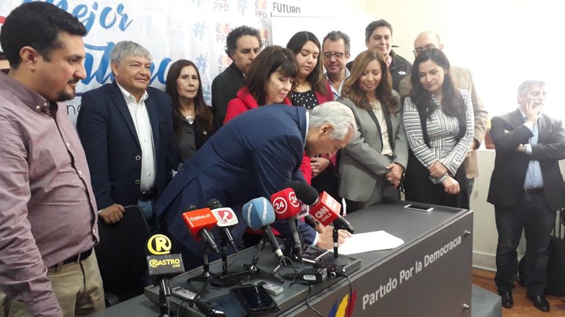 Heraldo Muñoz inscribió su candidatura para la presidencia del PPD