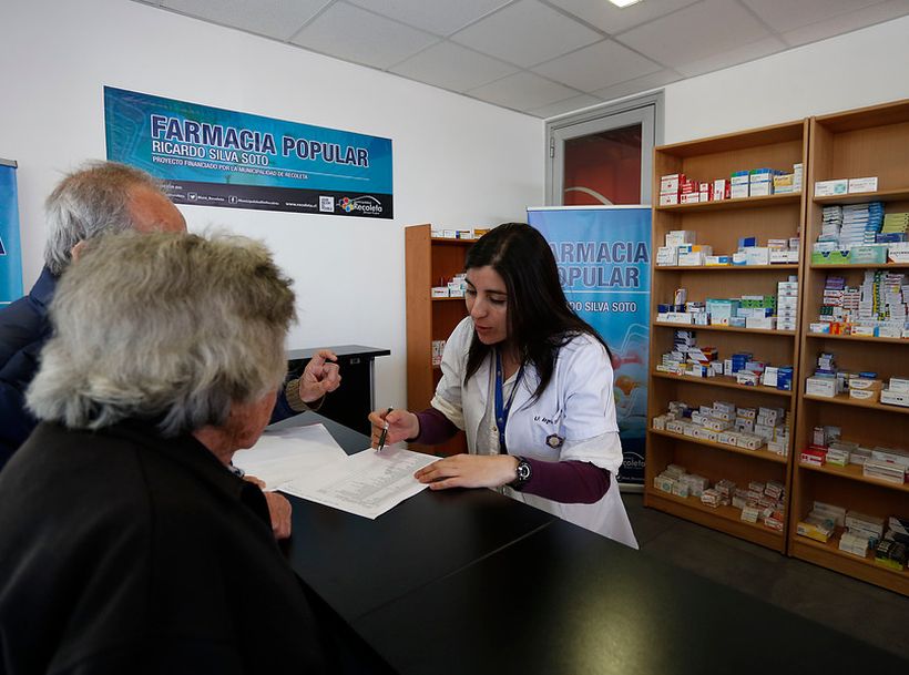 Contraloría detectó irregularidades en gestión de farmacia popular de Recoleta