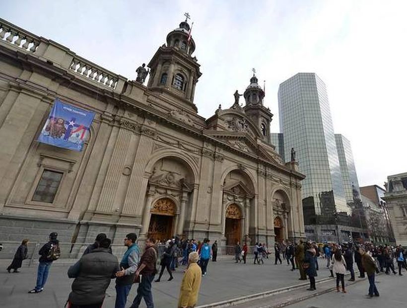 Investigan a ex canciller del Arzobispado de Santiago por abusos sexuales