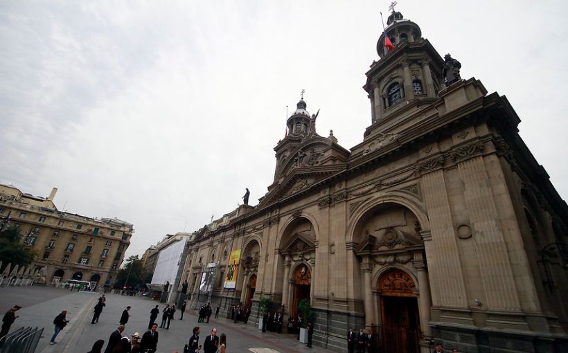 Abren investigación de oficio contra ex canciller del Arzobispado de Santiago por abusos sexuales