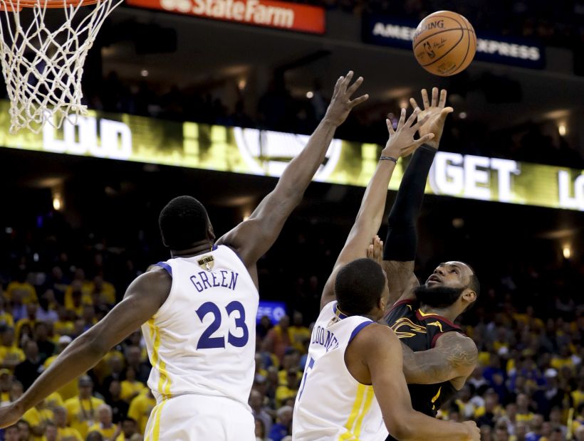 NBA: los Warriors dieron el primer golpe a los Cavaliers en la serie final