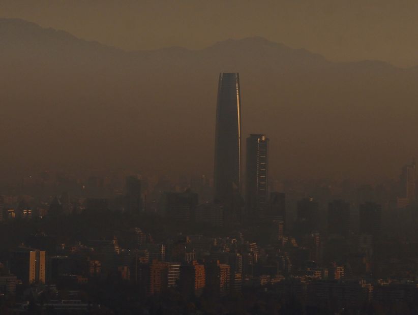 Intendencia Metropolitana decretó alerta ambiental para este sábado en Santiago