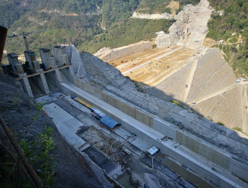 Dueños de Hidroituango admiten filtraciones en la represa que tiene en vilo a más de 100 mil colombianos