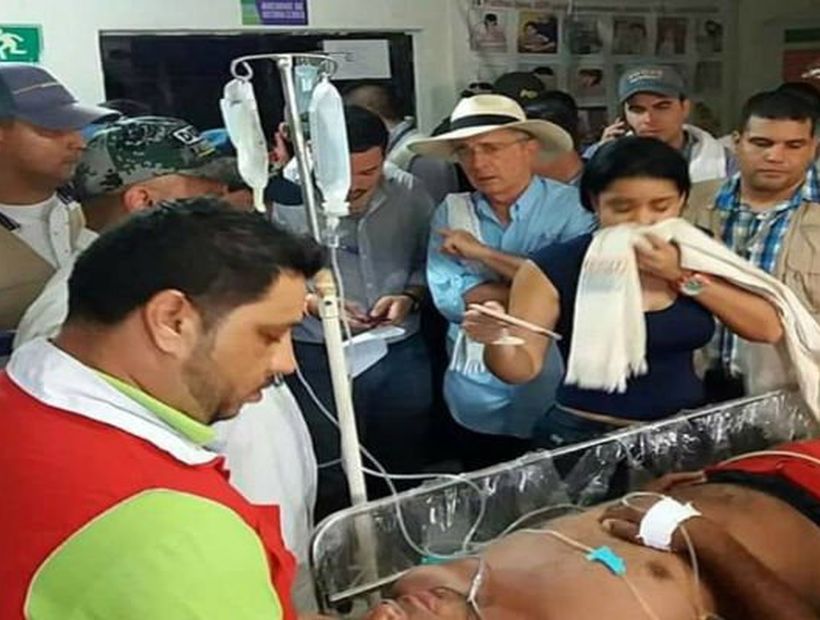 Ataque de abejas en acto público de ex-presidente Colombiano deja 15 heridos