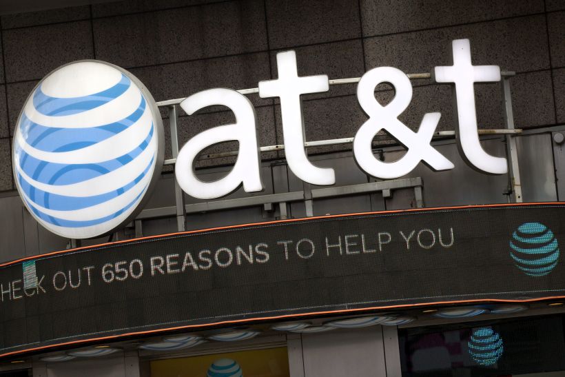 Juez da luz verde a fusión de AT&T con Time Warner pese a rechazo de Trump