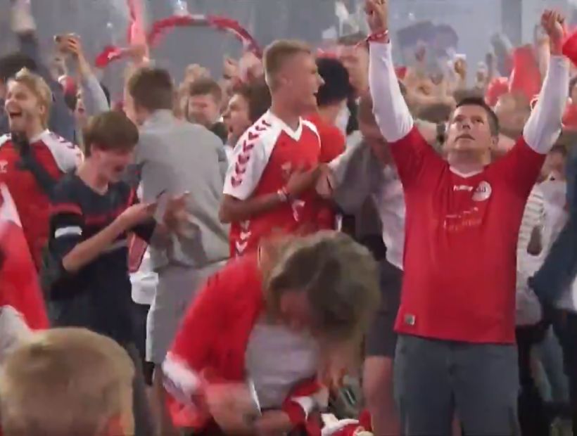 [VIDEO] La increible celebración de los daneses tras el gol que les dio el triunfo ante Perú