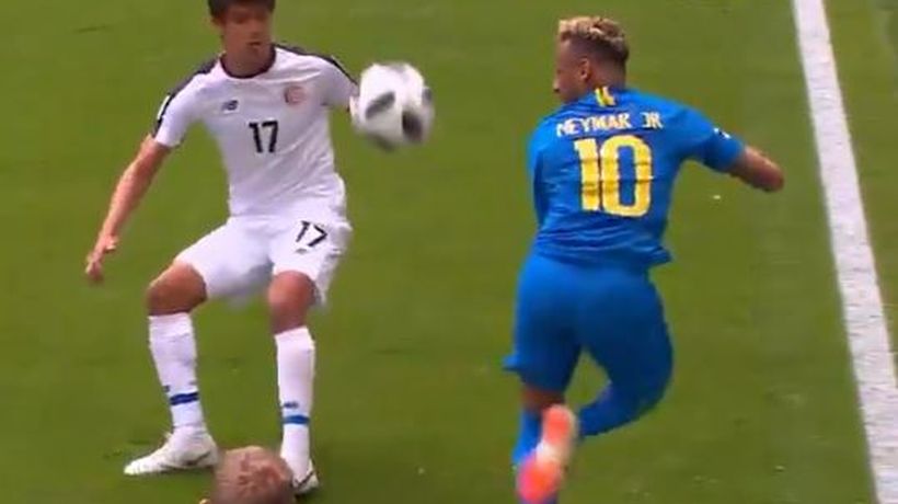[VIDEO] La espectacular pirueta con la que Neymar deslumbró en el duelo con Costa Rica