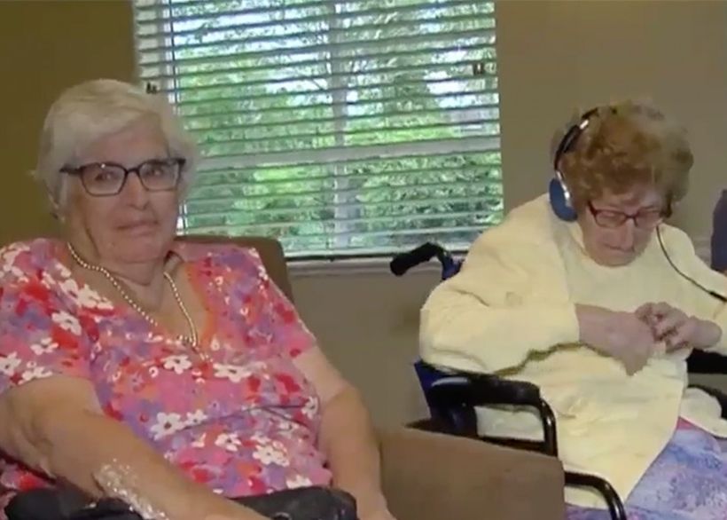 Madre de 100 años se reencuentra 80 años después con hija que dio en adopción