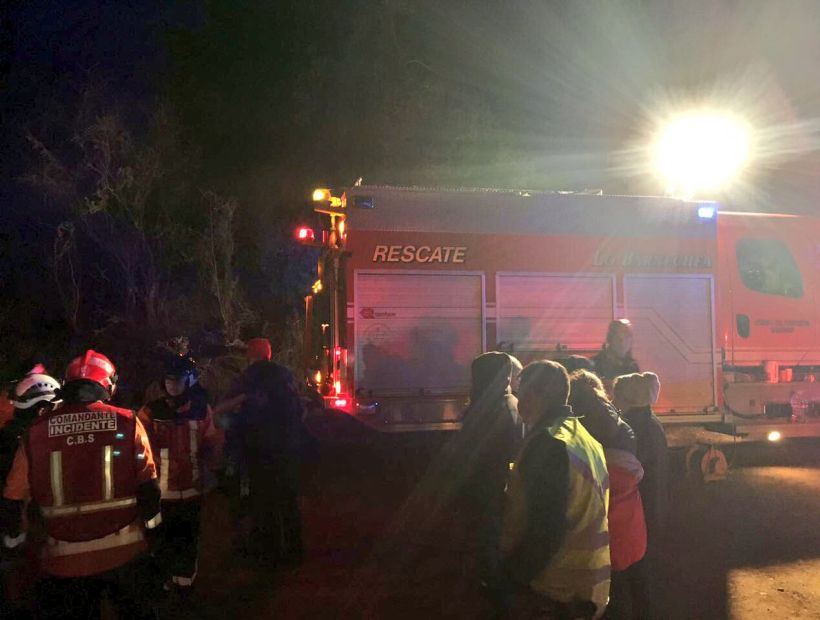 Bomberos rescata a dos personas extraviadas en el Cerro Pochoco