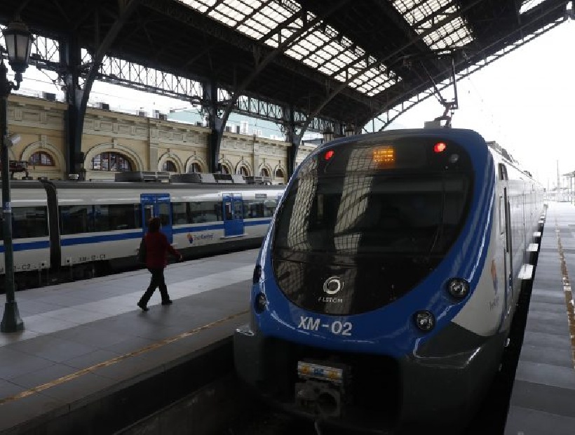 Impulsan reactivación de proyecto de Metrotrén que une Santiago con