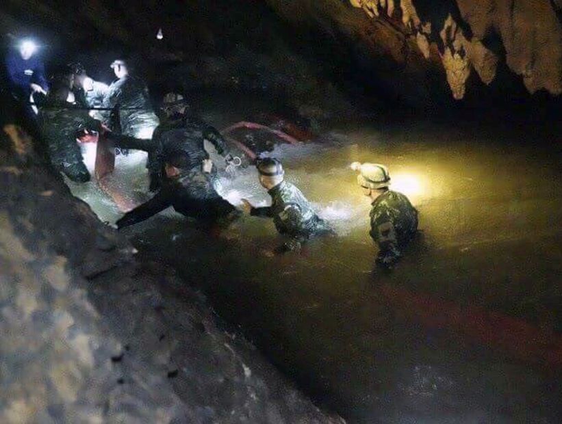 Niños atrapados en Tailandia: Rescatista murió por falta de oxígeno en la cueva