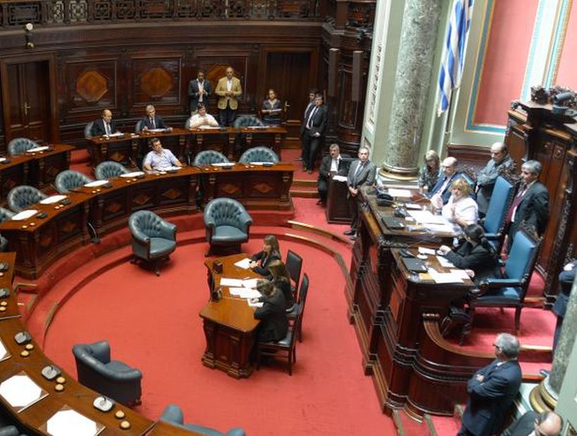 Senado uruguayo aprueba firma de TLC con Chile y lo envía a Diputados