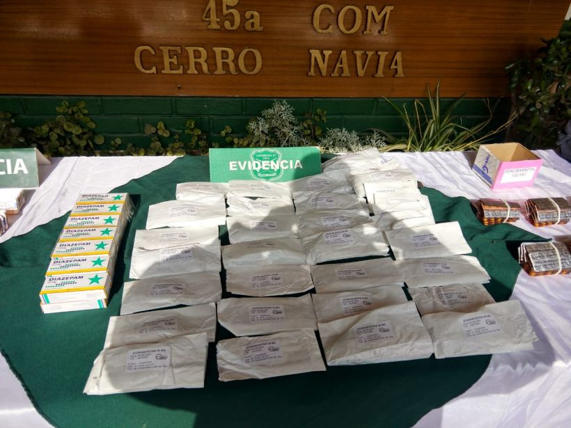 Detuvieron a cinco hombres que robaron farmacia de consultorio en Cerro Navia