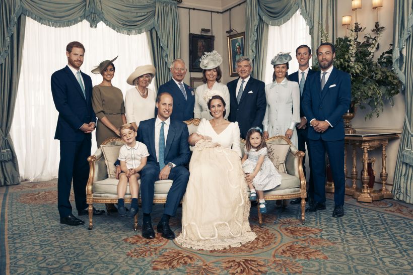 Palacio de Kensington publicó fotografías oficiales del bautizo del príncipe Louis