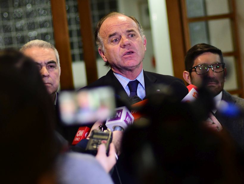 Ministro de Agricultura anunció medidas para apoyar a afectados por el cierre de Iansa en Linares Ministro de Agricultura anunció medidas para apoyar a afectados por el cierre de Iansa en Linares