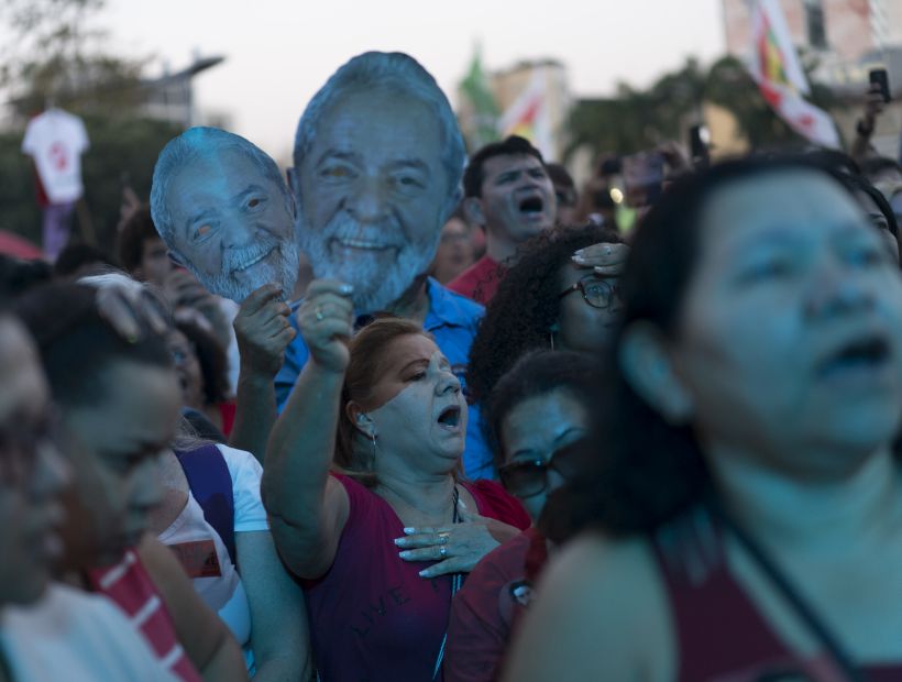 Festival musical reúne a una multitud en Río para pedir la libertad de Lula