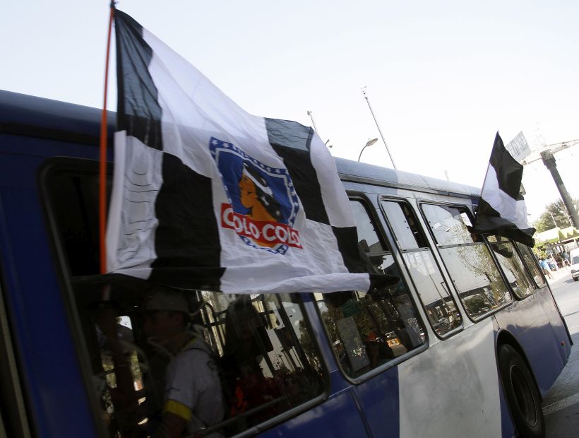 Barristas de Colo Colo resultaron detenidos tras 'secuestrar' una micro