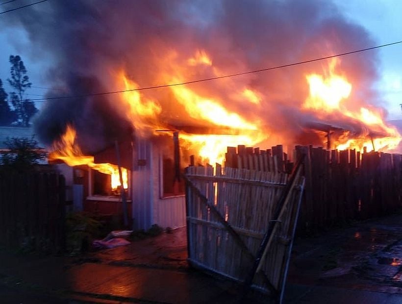 Un incendio destruyó una casa en Cañete