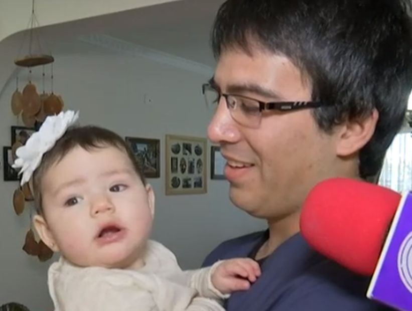 Enfermero se reencontró con la bebé a la que salvó en Rancagua