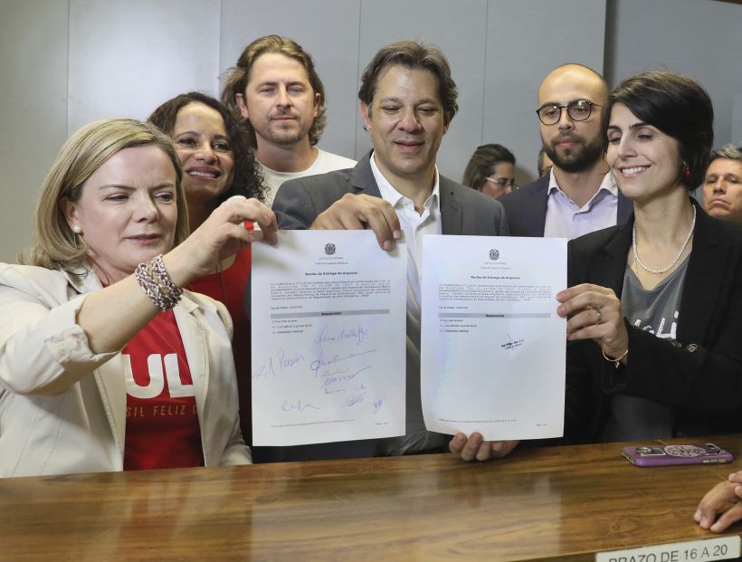 PT de Brasil registró al encarcelado Lula como candidato presidencial
