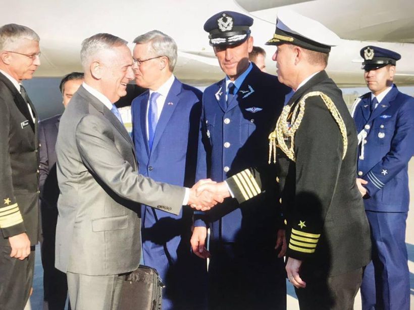 Secretario de Defensa de EE.UU. aterrizó en Chile para continuar con su gira por Sudamérica