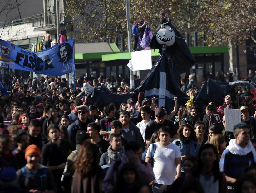 Convocan a marcha contra el Estatuto Laboral Juvenil para este jueves en Santiago