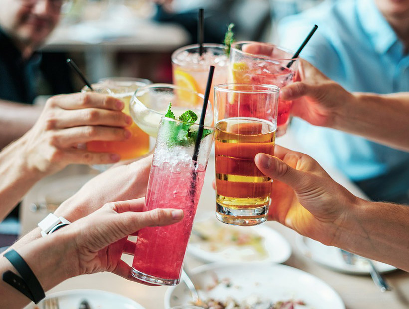 El consumo moderado de alcohol también implica riesgos para la salud, según estudio