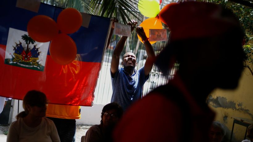 Desde mayo haitianos que dejan Chile son más que los que ingresan al país