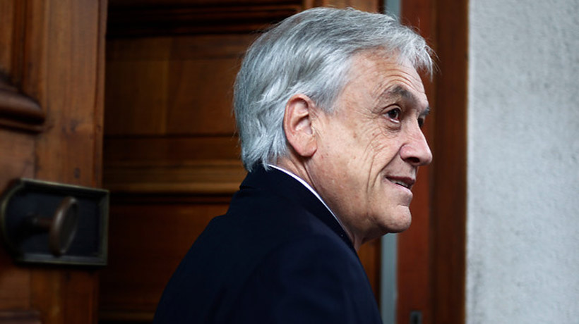 Adimark: aprobación del gobierno de Piñera cayó cuatro puntos y llegó a 48%
