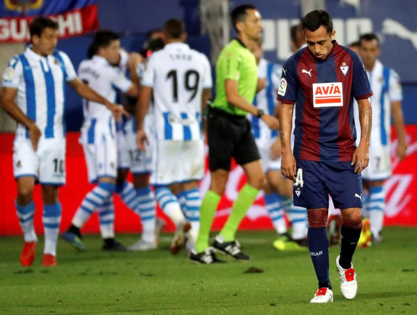 Fabián Orellana salió lesionado del partido de Eibar con Real Sociedad