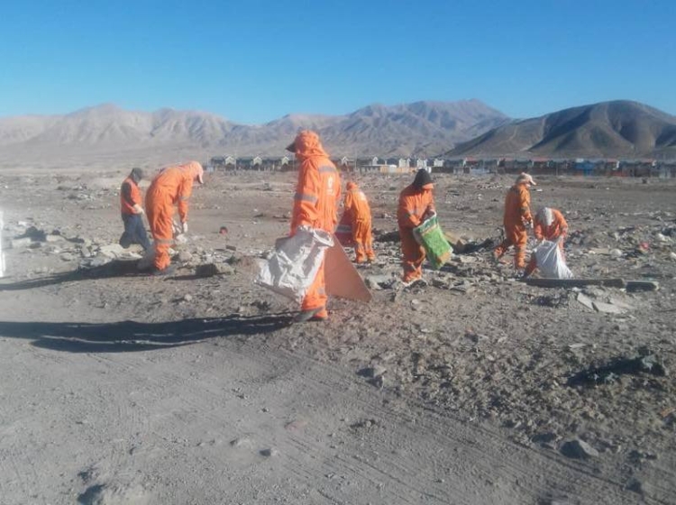 [FOTO] Limpian microbasural en el sector poniente de Calama