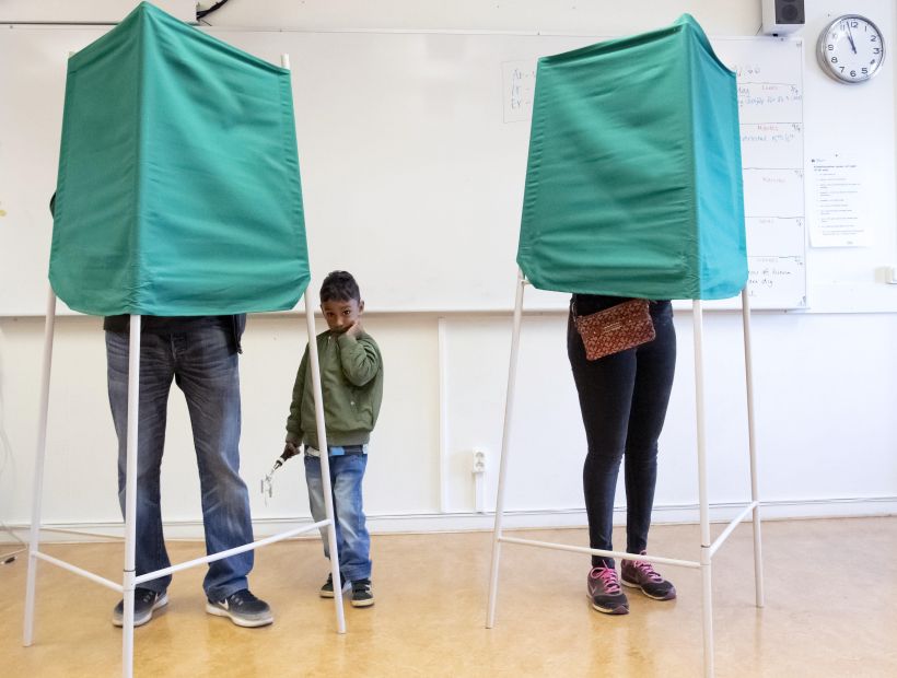Suecia vota en elecciones marcadas por la inmigración y la extrema derecha estaría perdiendo terreno