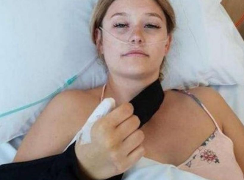 Australiana se mordió tanto la uña de su pulgar que debieron amputar parte de su dedo