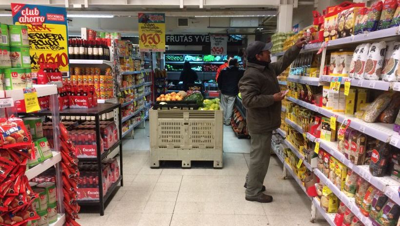 Supermercados cerrarán cerca de las 19.30 horas por feriado irrenunciable