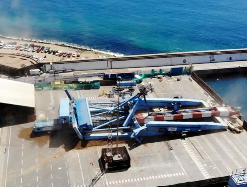 [VIDEO] Así fue el desplome de la más antigua de las grúas pórtico instaladas en el puerto de Valparaíso