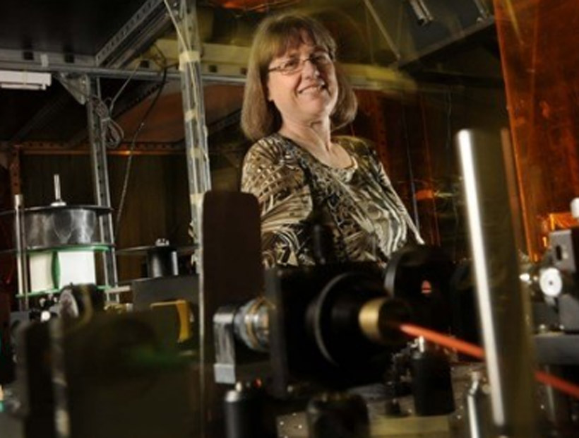 Donna Strickland es la tercera mujer que gana el Nobel de Física