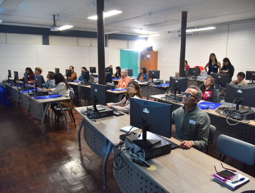 Se iniciaron los talleres de tecnología que imparte la Escuela de