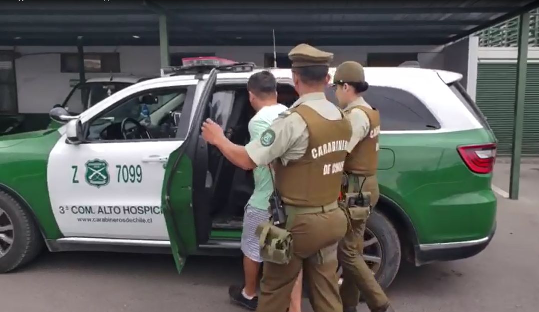 Video Dos Personas Fueron Detenidas Por Robar Mercadería De Cigarrillos A Camión En Alto Hospicio 6475