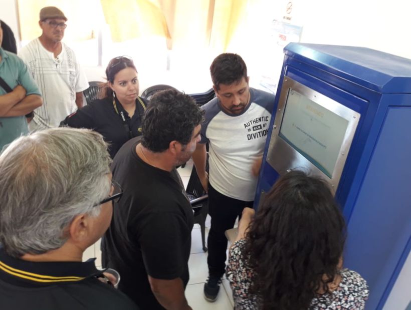 Caletas de Tarapacá recibieron “visamáticos” para facilitar acreditación de recursos pesqueros en tiempo real