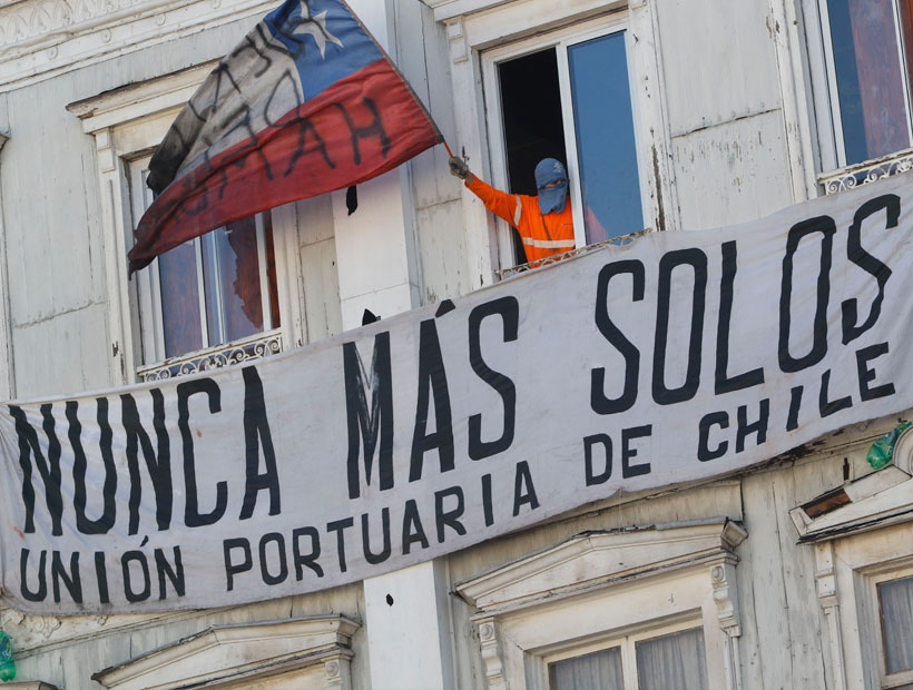 Sharp pidió mayor "disposición" a TPS y a los trabajadores "flexibilizar posiciones" para resolver conflicto portuario